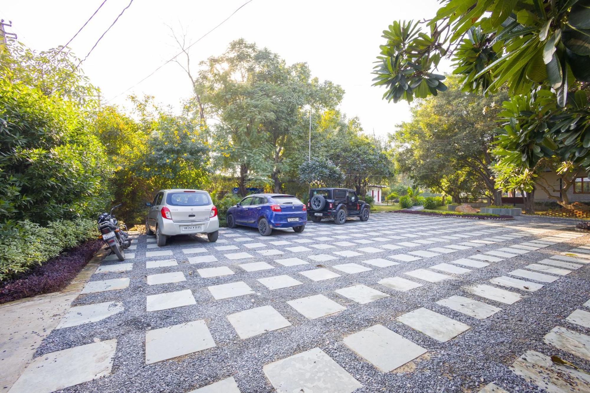 Elivaas Hidden Oasis 4Bhk With Pool, Mud House & Container House Βίλα Dhauj Εξωτερικό φωτογραφία