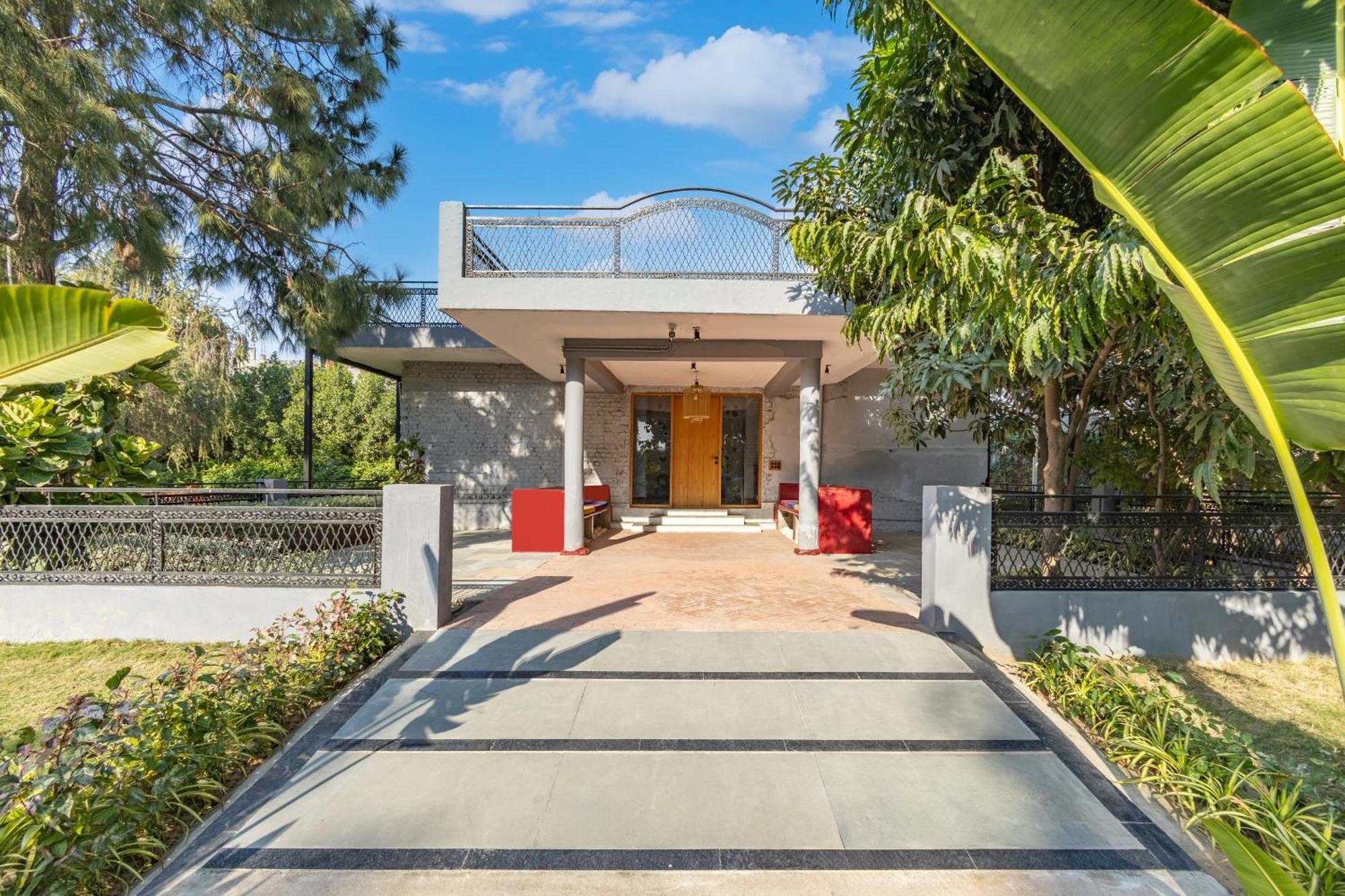 Elivaas Hidden Oasis 4Bhk With Pool, Mud House & Container House Βίλα Dhauj Εξωτερικό φωτογραφία
