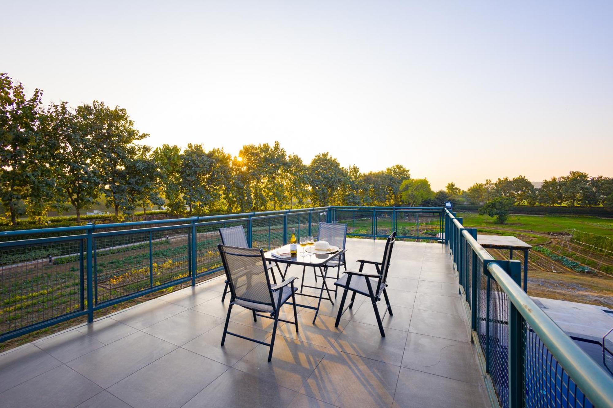 Elivaas Hidden Oasis 4Bhk With Pool, Mud House & Container House Βίλα Dhauj Εξωτερικό φωτογραφία
