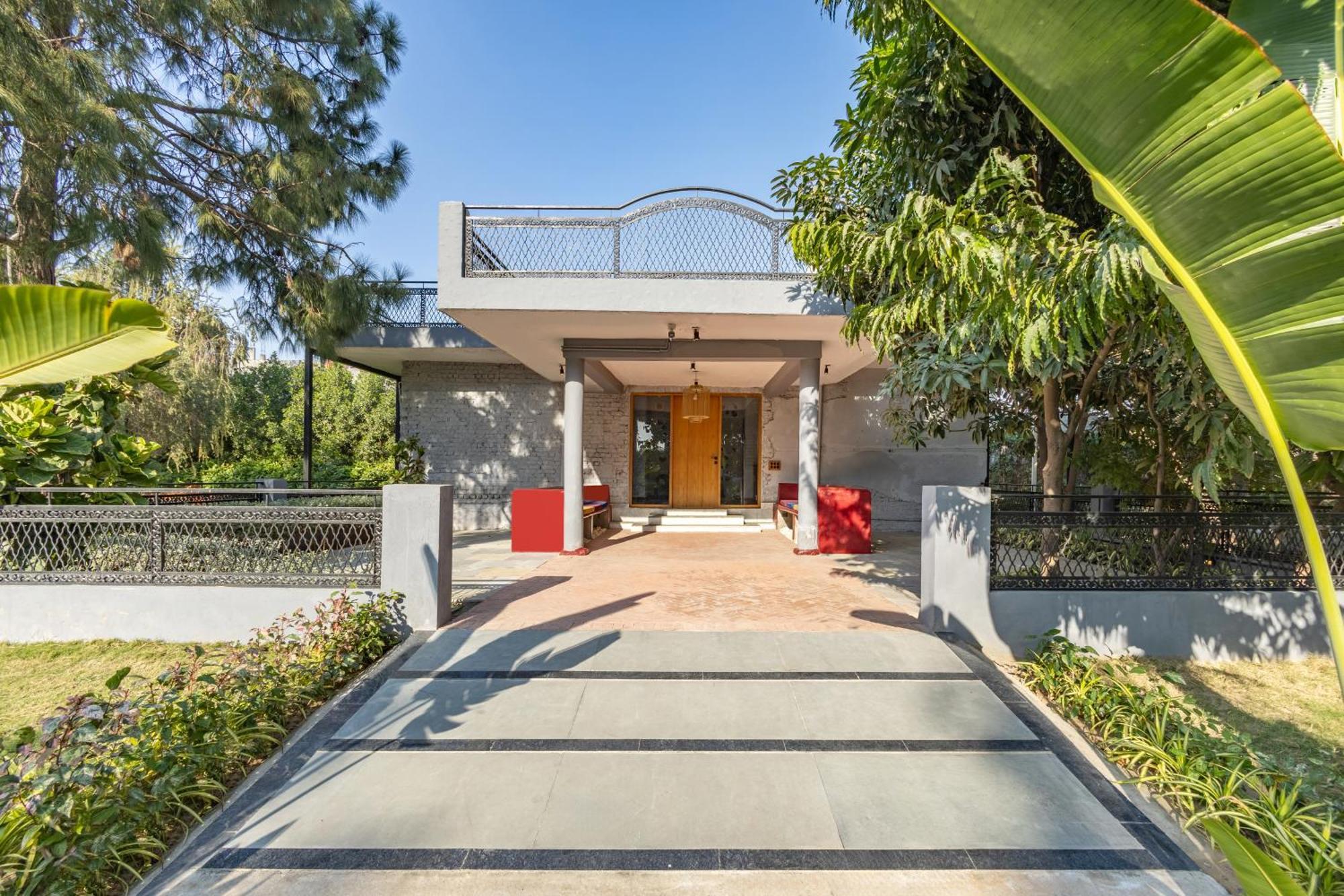 Elivaas Hidden Oasis 4Bhk With Pool, Mud House & Container House Βίλα Dhauj Εξωτερικό φωτογραφία