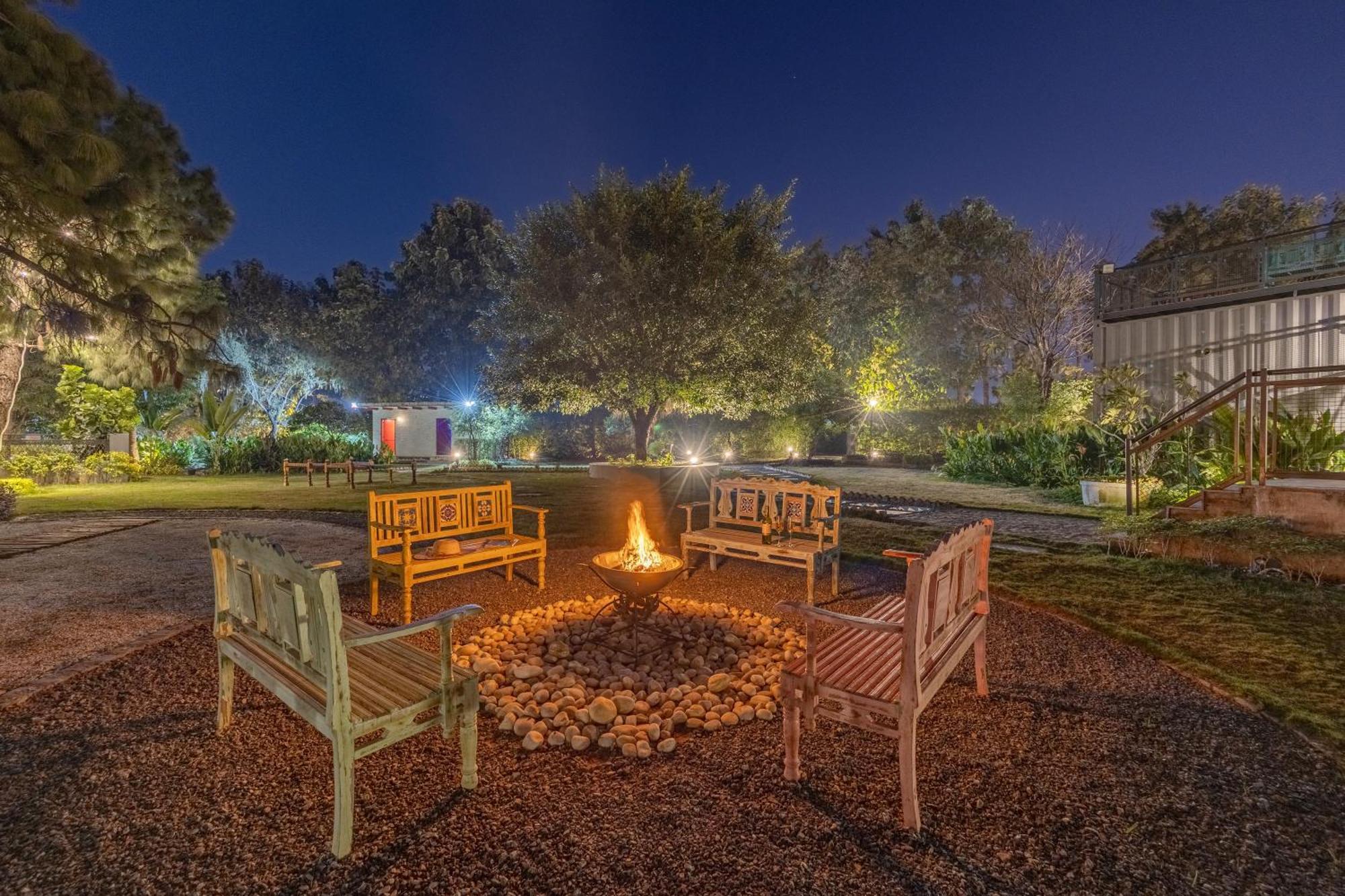 Elivaas Hidden Oasis 4Bhk With Pool, Mud House & Container House Βίλα Dhauj Εξωτερικό φωτογραφία